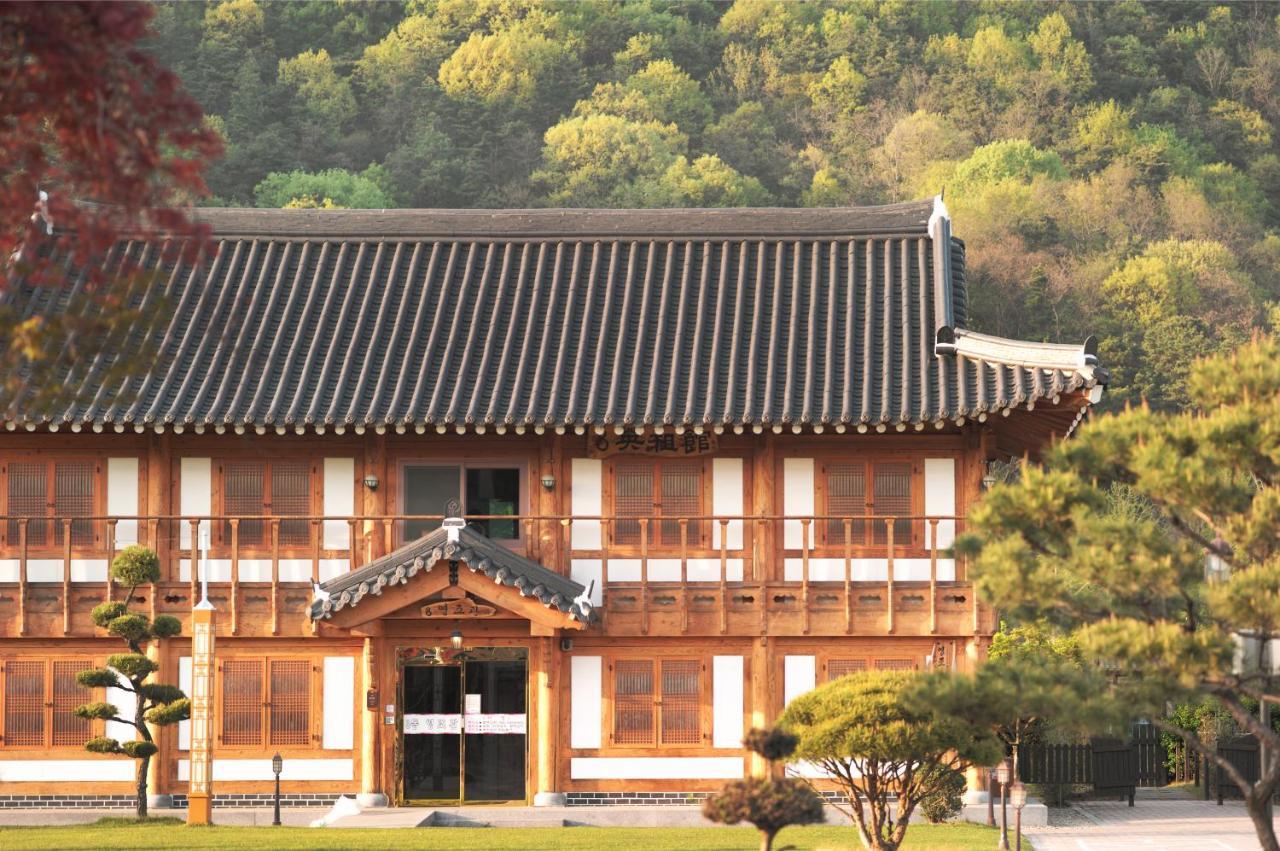 Jeonju Wangyijimil Hanok Hotel Exterior photo