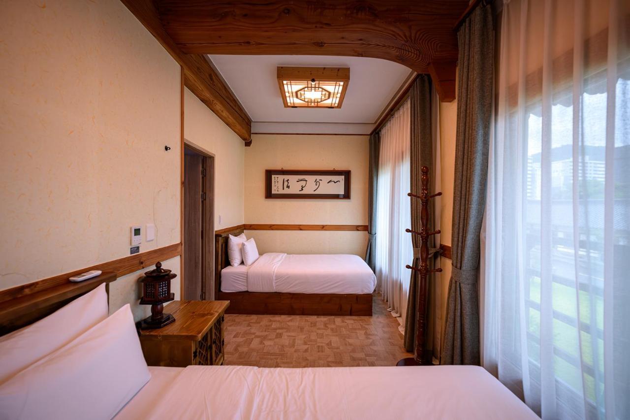 Jeonju Wangyijimil Hanok Hotel Exterior photo