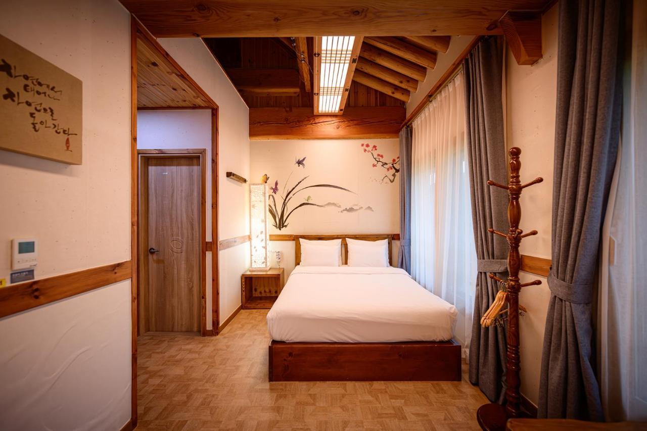Jeonju Wangyijimil Hanok Hotel Exterior photo