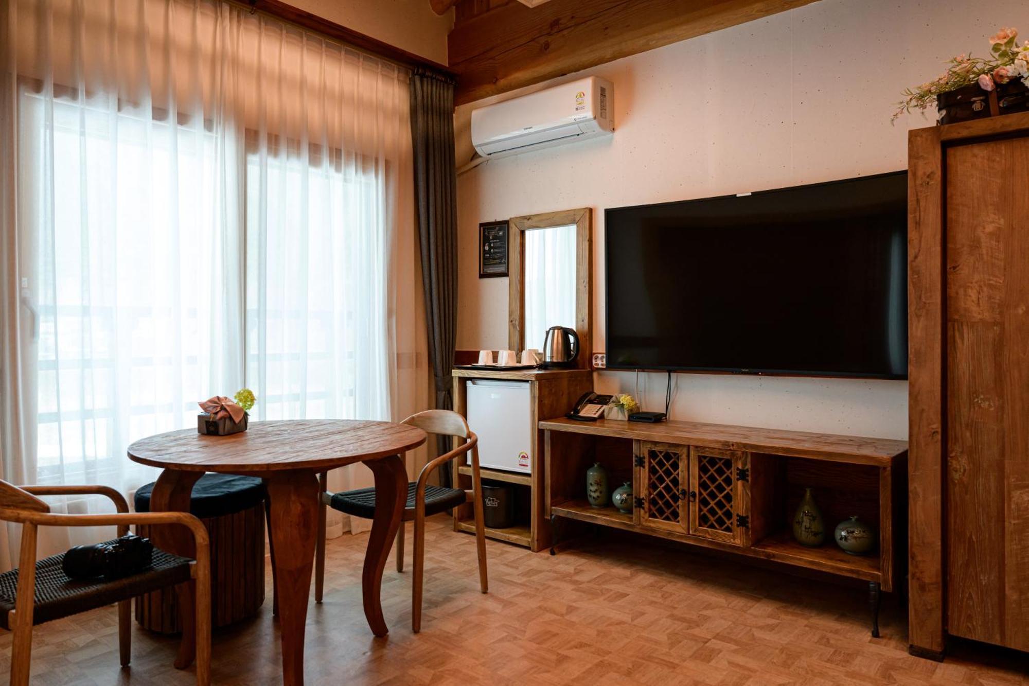 Jeonju Wangyijimil Hanok Hotel Exterior photo