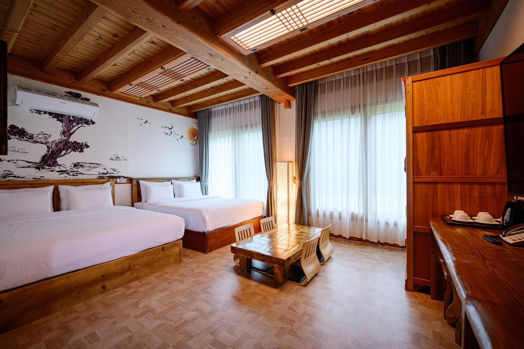 Jeonju Wangyijimil Hanok Hotel Exterior photo